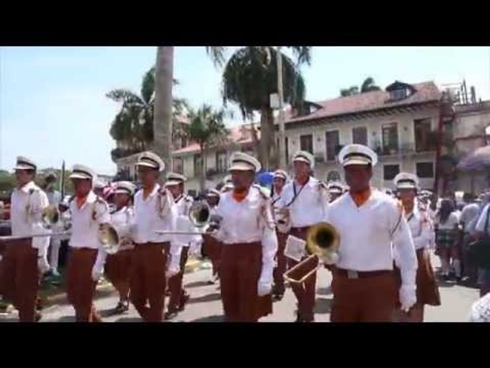 Fiestas Patrias de Panamá, desfiles de los colegios in el Casco Viejo