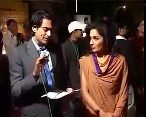 Pakistani Actress Meera interview watch her funny english 2016