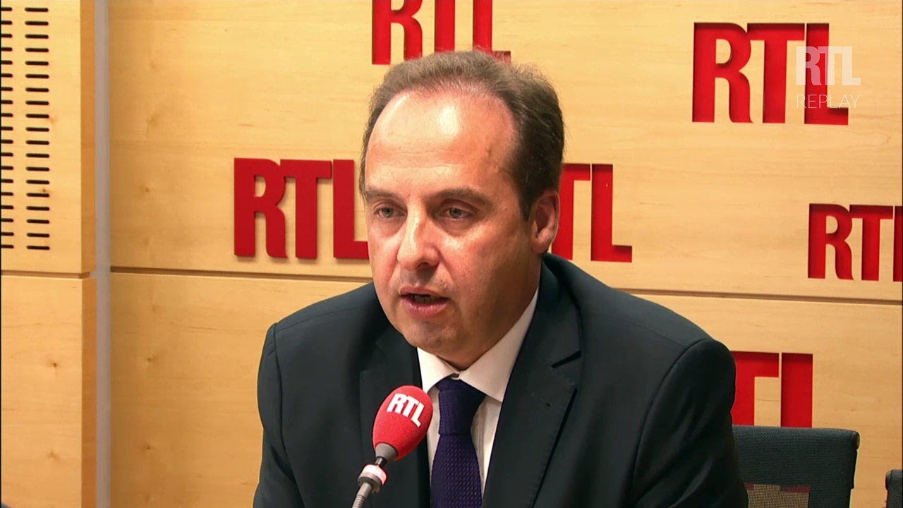 "François Hollande est tellement normal qu'il n'a jamais su devenir président", lance Jean-Christophe Lagarde