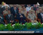 السيسي يبكى ويقبل رأس أم 