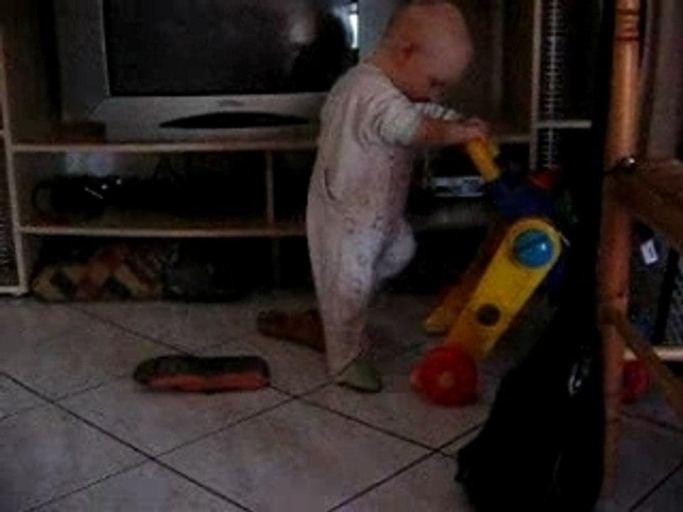 Hugo debout2