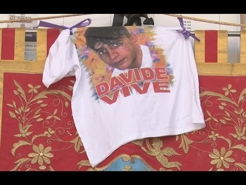 Napoli - Davide Bifolco ucciso per errore , carabiniere condannato a 4 anni (12.10.16)