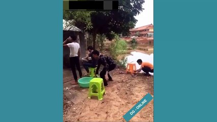 Lại Những Trò Chơi Khăm Của Các Anh Chị Ấy