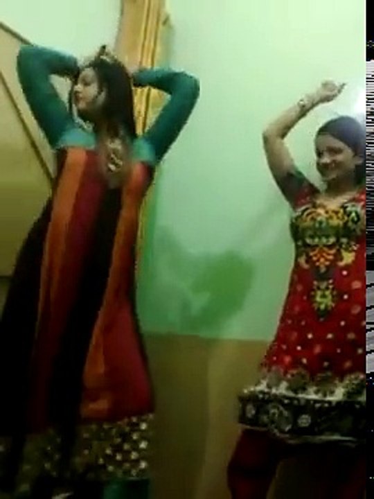 Indian Girls Dance Performance At Home...Indian Girls Dance Performance At Home, Home Video Billo Thumka Laga girls dance