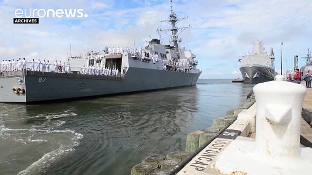 Navio norte-americano alvejado de novo com mísseis ao largo do Iémen