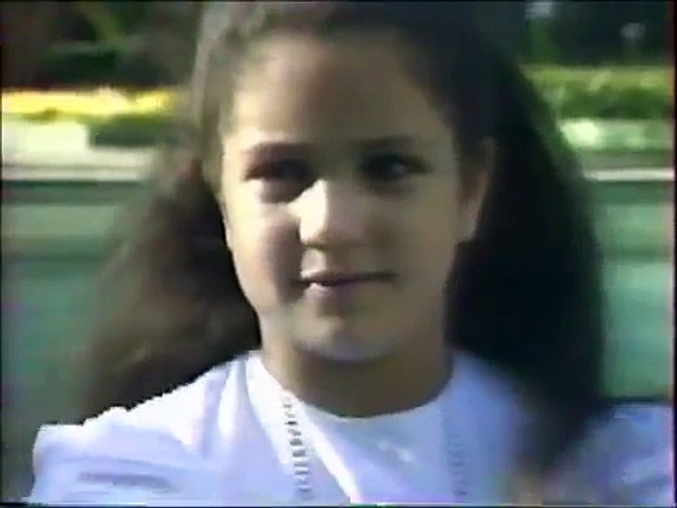 “فيديو نادر جداً للحسن الثاني - حينما قاطع حواره مع صحفي فرنسي وتكلم بالدارجة -”لالة سكينة أجي نكولك