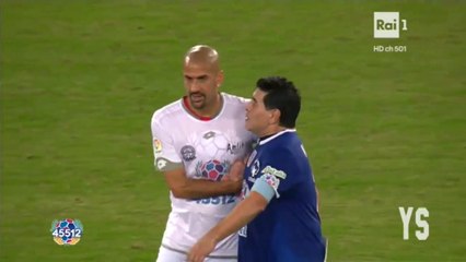 Quand Maradona insulte Veron en plein match... pour la paix