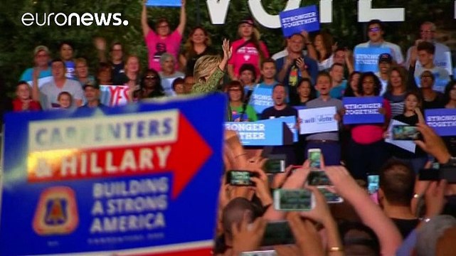 Клинтон: Трамп оскорбляет всех, а не только женщин