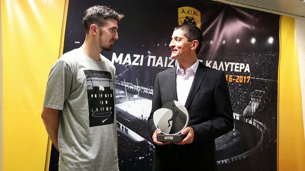 Nando De Colo remporte le Trophée Alain Gilles