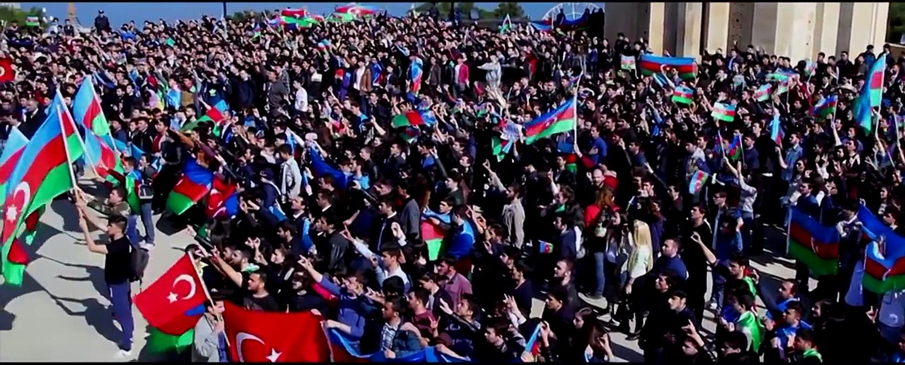 Azeri sanatçı Elnarə Abdullayeva Turkiye  Sehidlerine Mahni ithaf etdi