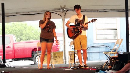 Thea Danos & Heitor Crespo perform 'Pocket Full Of Rainbows' Elvis Week 2016