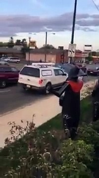 Ce conducteur saoul éclate sa voiture contre 3 autres voitures