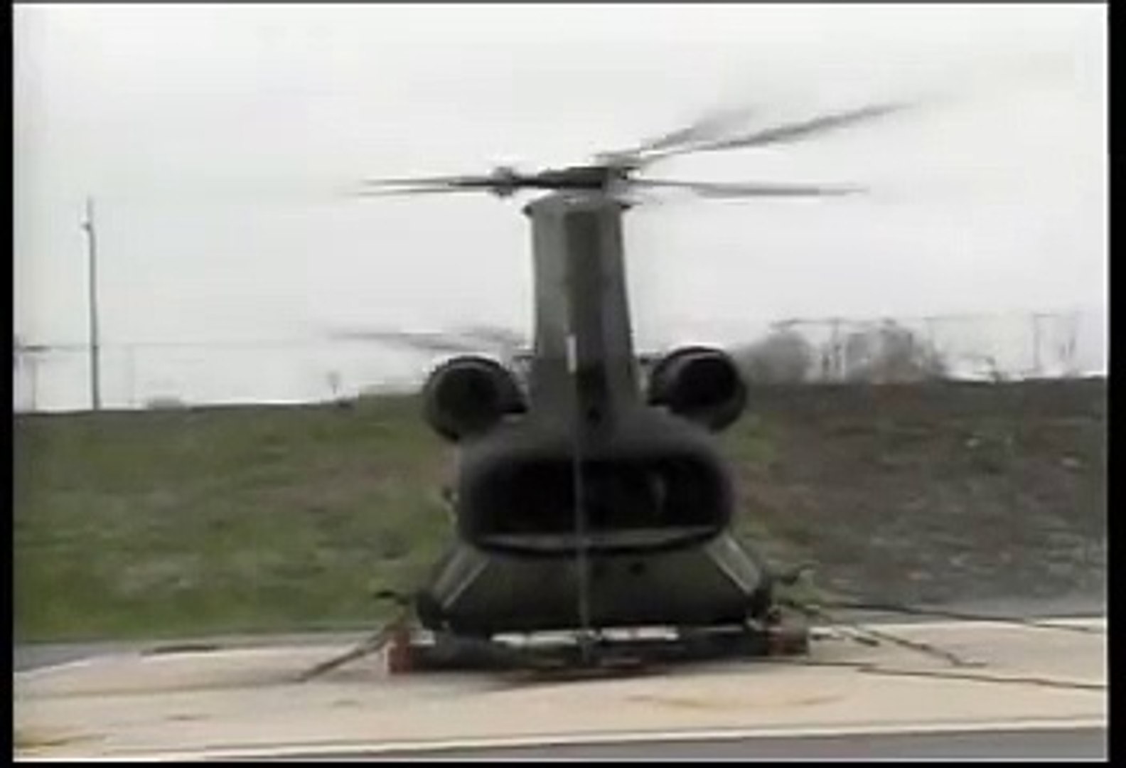 En pleine démonstration, il explose son hélicoptère Rc avec un rotor de  2.40 m de diamètre. - Vidéo Dailymotion