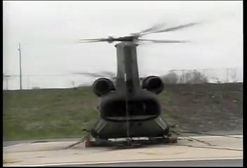 Test de résistance d'un hélicoptère au sol : destruction complète
