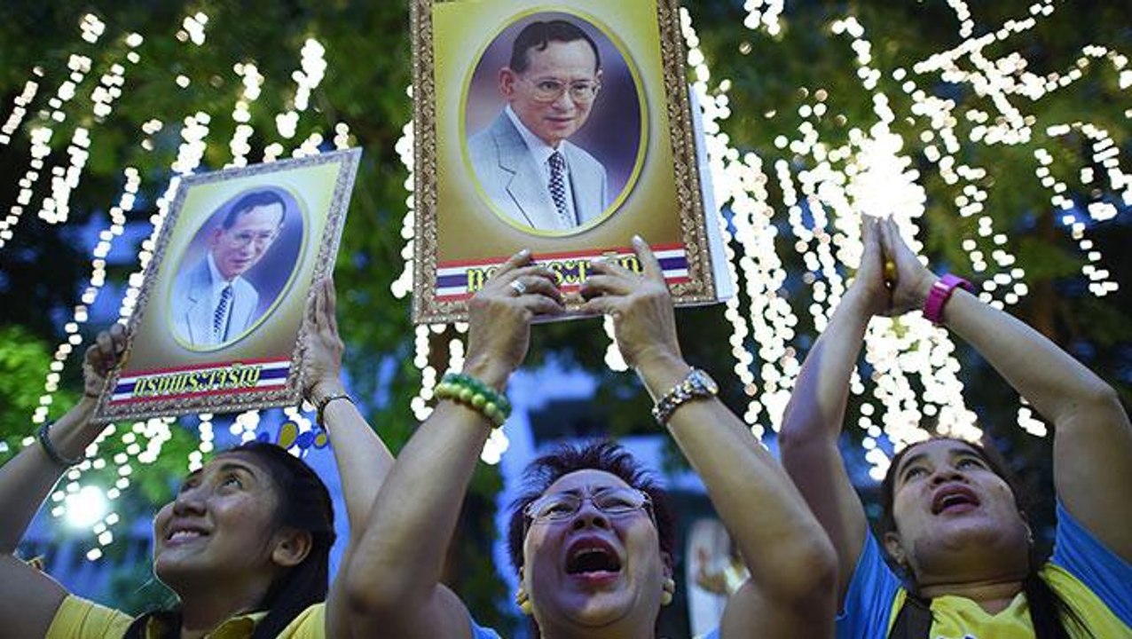 Thai king dies