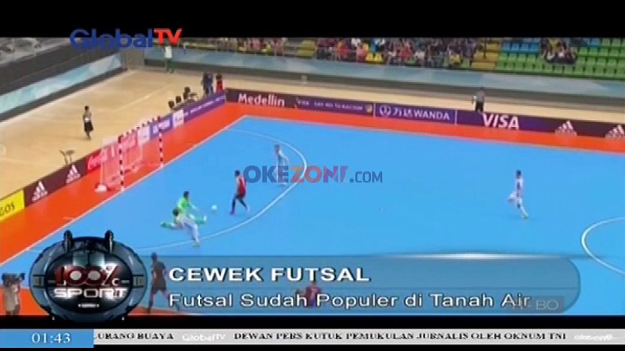 Pemain Futsal Wanita Jadi Pusat Perhatian