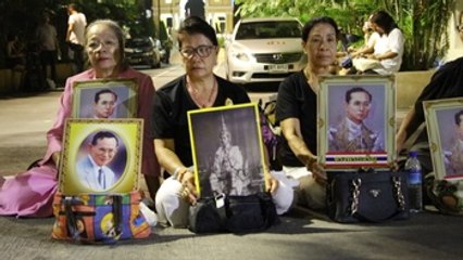 Duelo en Tailandia por la muerte del rey