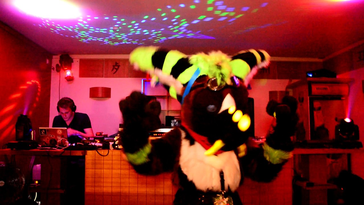 Cooper the dragonhorse dance at schermbeck furmeet