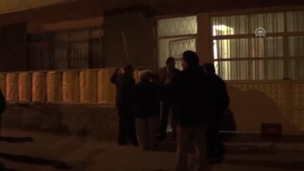 Boşanmak Isteyen 3 Aylık Eşini Öldürdü, Intihar Girişiminde Bulundu