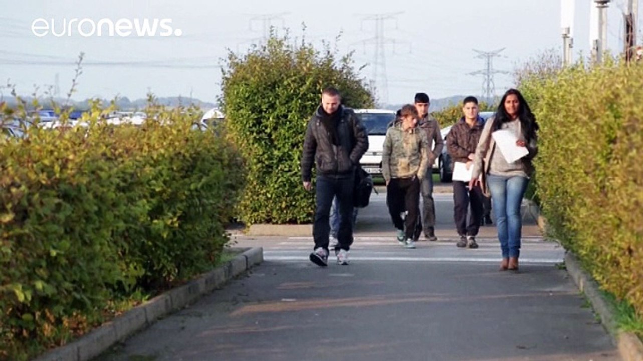 Seis menores de la jungla de Calais se reúnen con sus familias en el Reino Unido