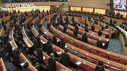 O rei da Tailândia morreu e o sucessor pede adiamento na subida ao trono