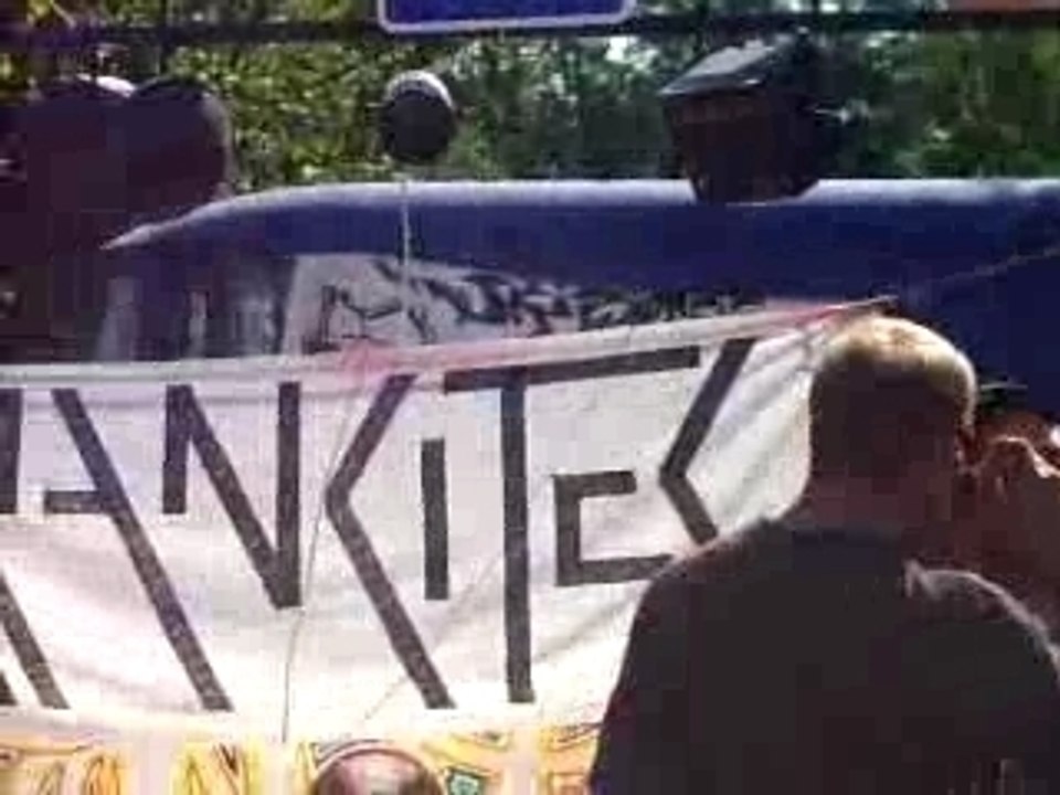 MUR DES MAKIZHARDS  koalition rhones alpes en force