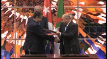 Raúl Castro y Abdelmalek Sellal presiden firma de acuerdo sobre salud