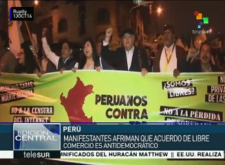 Peruanos marchan para rechazar el acuerdo TPP