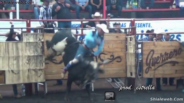 RANCHO LA CANDELARIA Y SAN FRANCISCO PERIBAN MICHOACAN MEXICO JARIPEO DE PRIMERA TOROS Y JINETES AGUERRIDOS OCT 2016