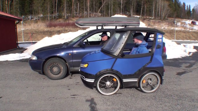 Cette mini voiture vélo électrique est l'avenir de TESLA lol
