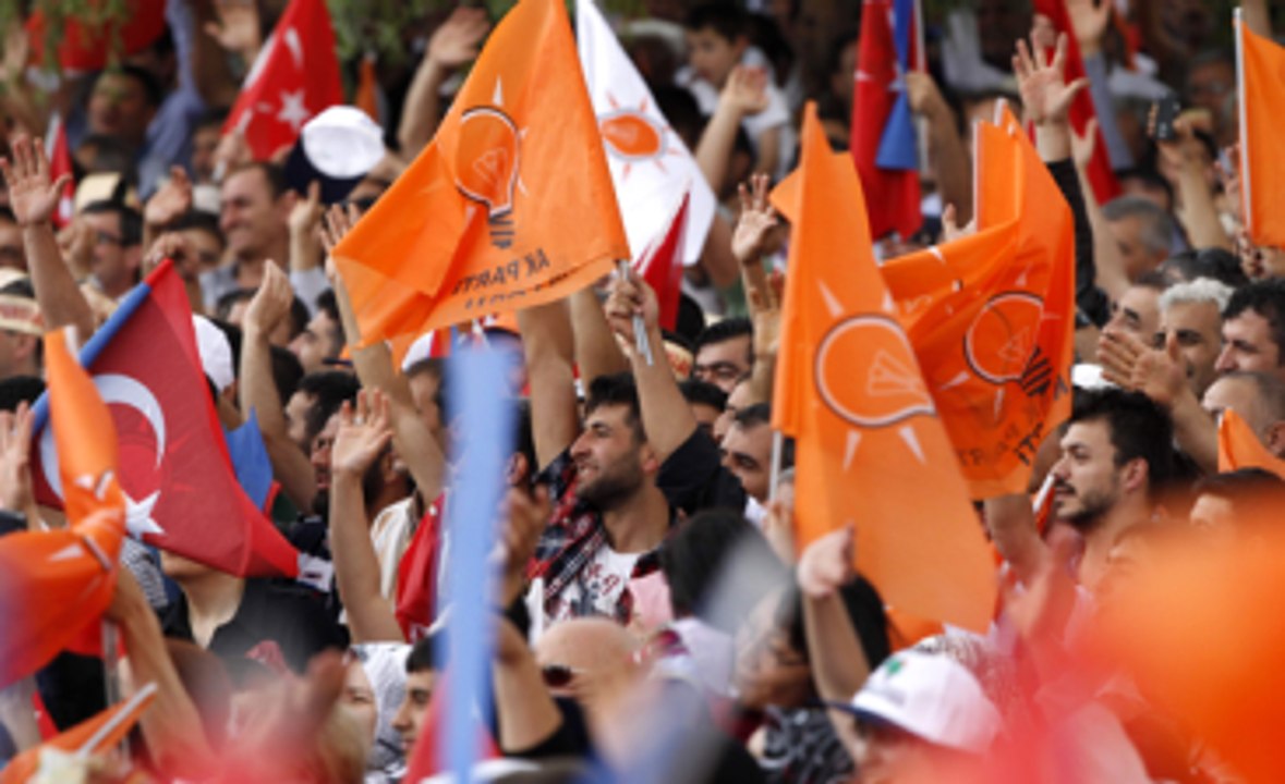 Son Seçim Anketi: AK Parti'nin Oy Oranı Yüzde 54.6
