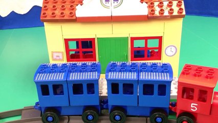 Peppa Pig Train Station Construction Set Duplo Lego Spiderman saves George Pig with Daddy Pig