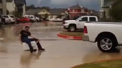 Ce mec a surement perdu quelques neuronnes après ce faceplant monstrueux