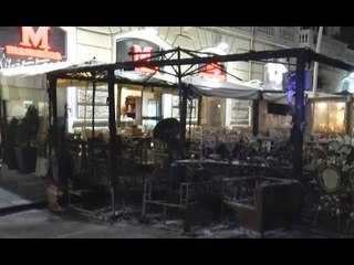 Napoli - Esplode "fungo-stufa", incendio al ristorante "Mammina" (12.10.16)