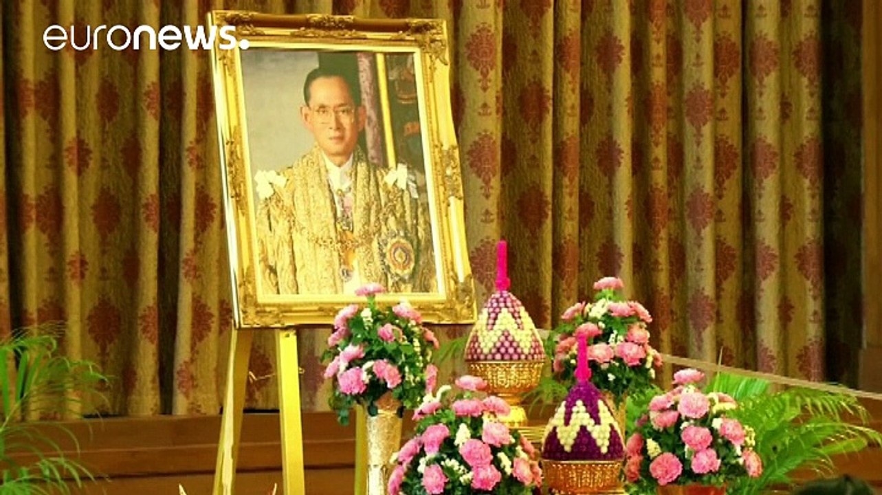 Thailand trauert um seinen König - Thronfolger will noch warten