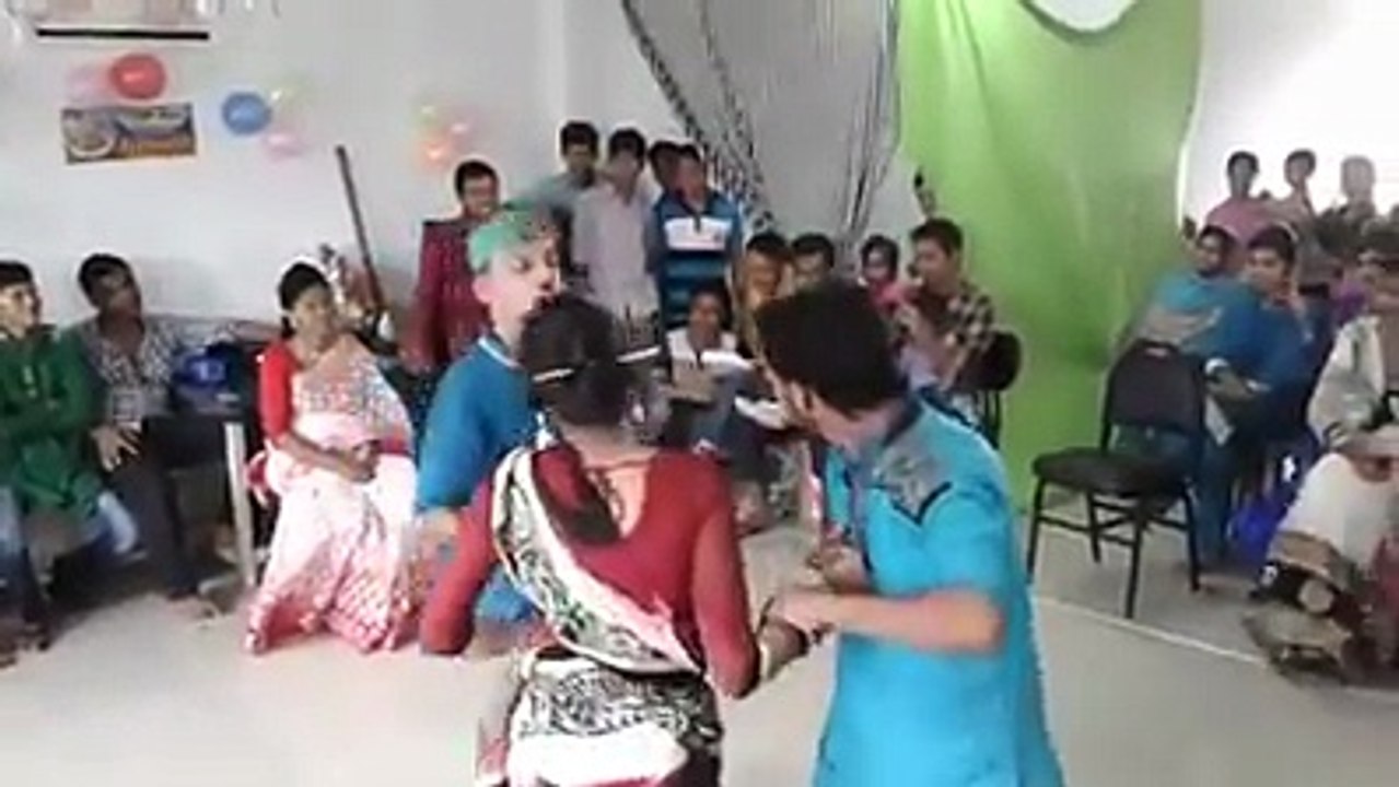 Tunir Maa ** High School Boys & Girls Acting Song ** - 2016. Very nice hot dance.