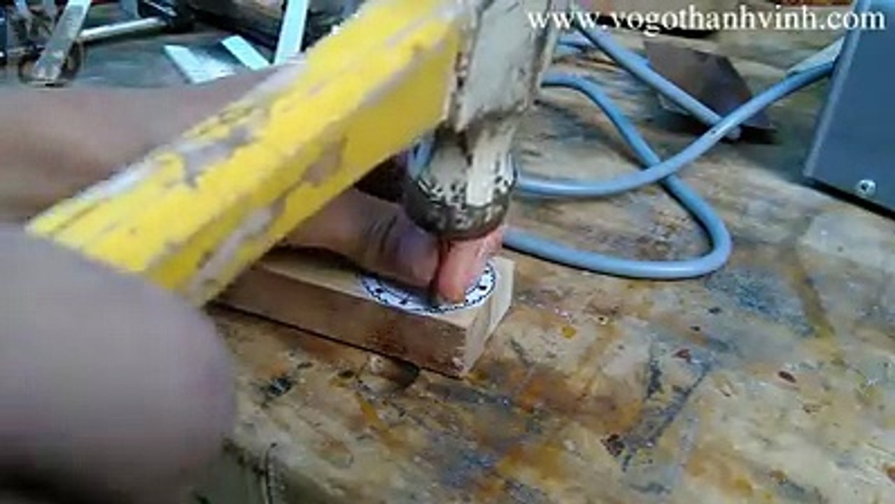 Cách Mà Họ Tạo Ra 1 Chiếc Đồng Hồ Bằng Gỗ