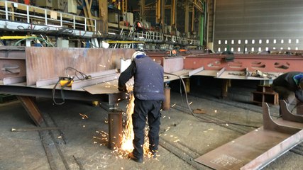 Chez STX, les ateliers préparent la coque du futur Oasis 4