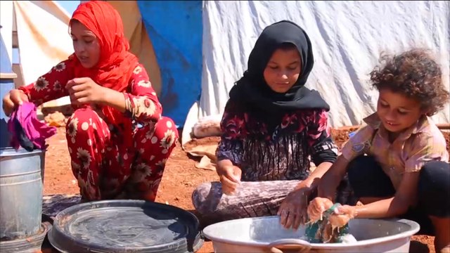 مئات الأطفال السوريين في المخيمات لا يجيدون القراءة