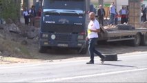 Şanlıurfa Yolu Trafiğe Kapattı, Linçten Polis Kurtardı