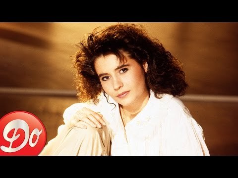 Emmanuelle : Premier Baiser, le générique de la série TV (Clip officiel)