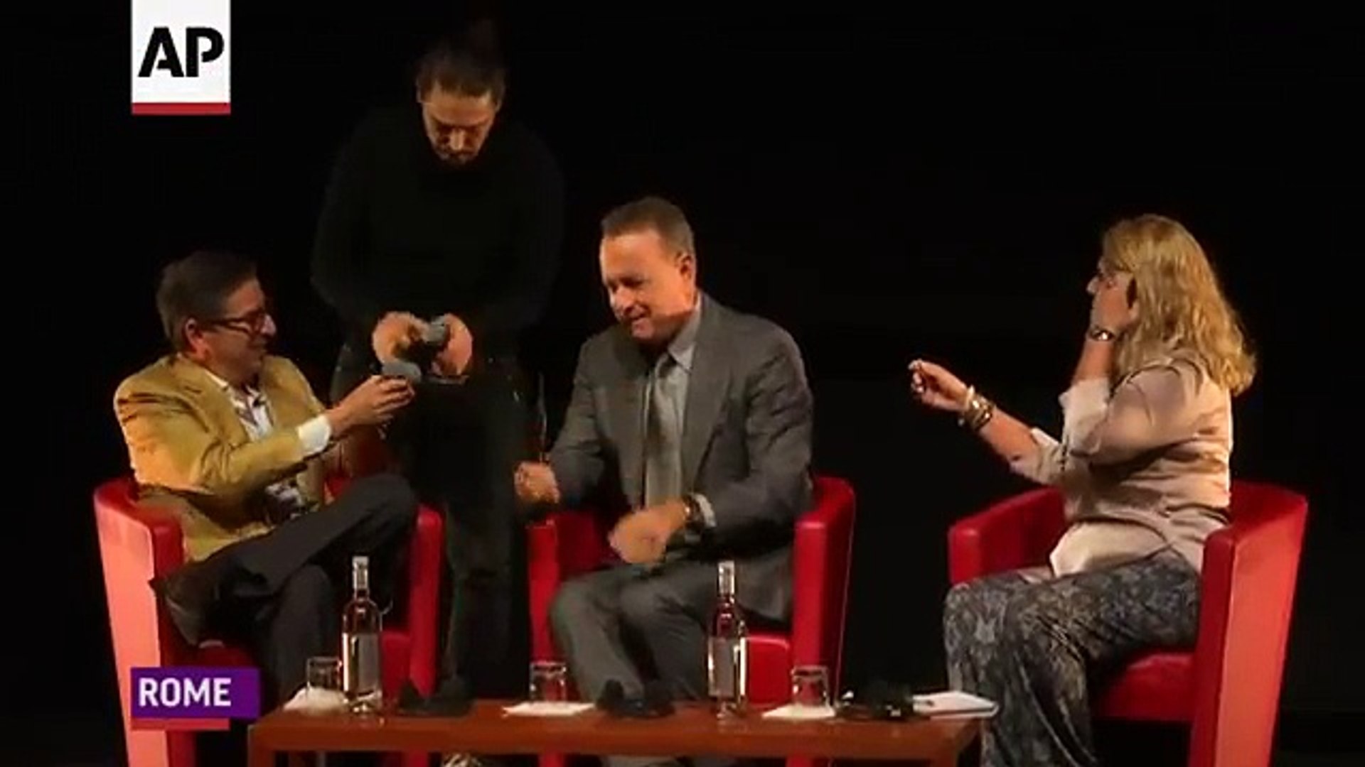 Hanks calls Trump 'self-involved gasbag' | USA Election News 2016