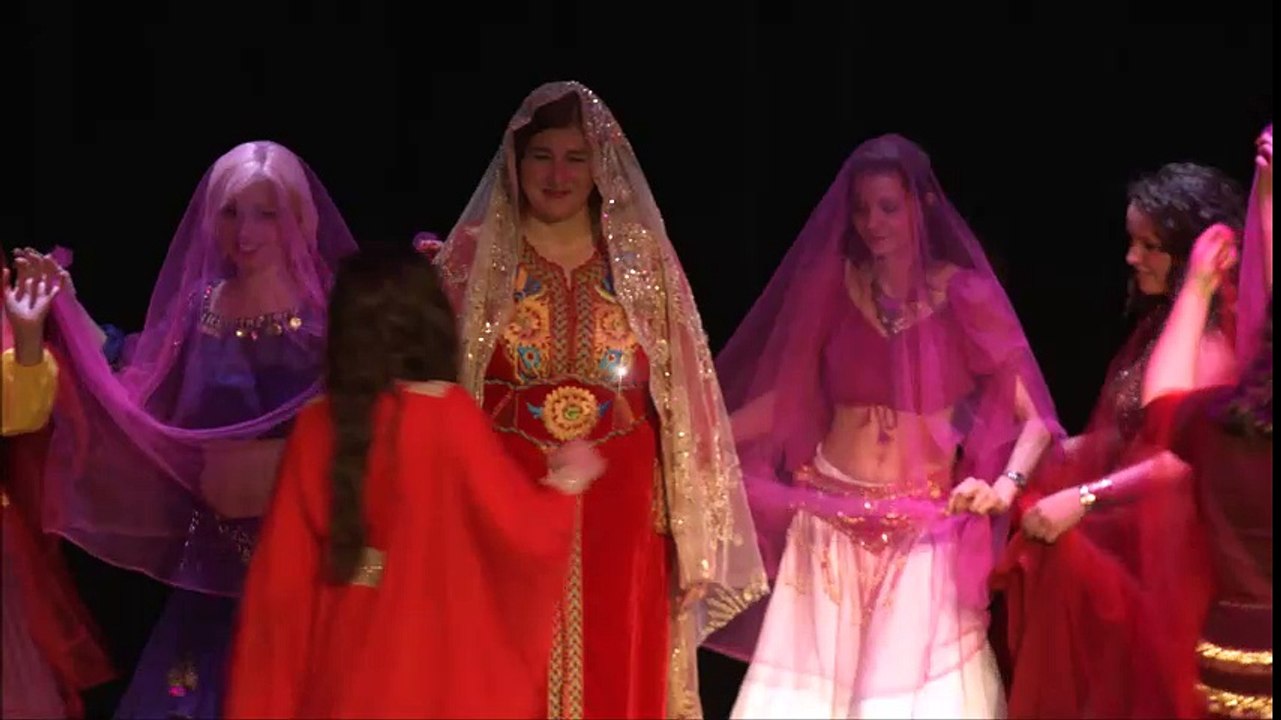Spectacle Farah - Cours de danse orientale - Ibtissem