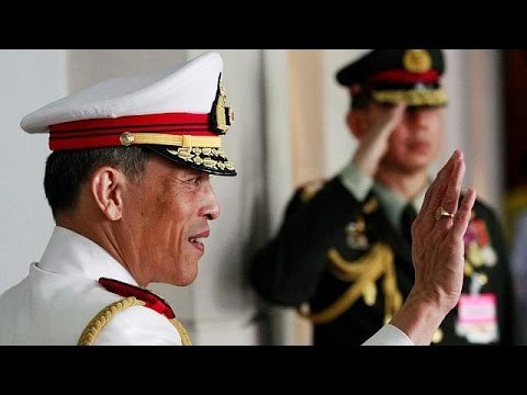 Dövmeli ve düşük pantolonlu hükümdar: Tayland Kralı Maha Vajiralongkorn