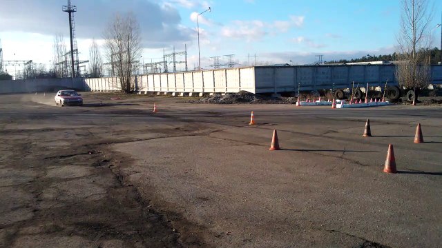 Обучение вождению автомобиля, контраварийные курсы в г.Киеве carbon.co.ua