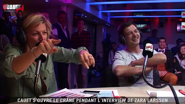 Cauet s'ouvre le crâne pendant l'interview de Zara Larsson - C’Cauet sur NRJ