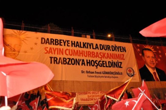 Erdoğan'ın Trabzon Konuşmasında Dikkat Çeken Pankart