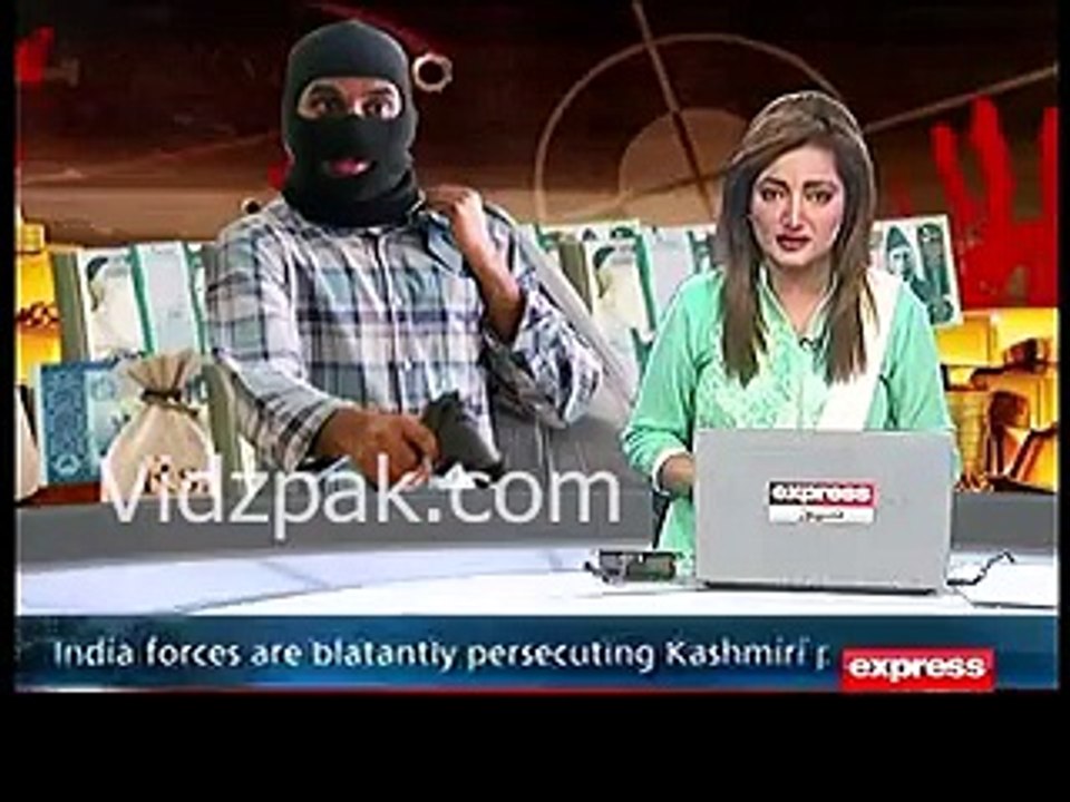 CCTV Footage shows another gang including woman involved in Karachi Street Crime