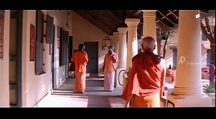Chinthavishtayaya Shyamala Malayalam Movie - Sreenivasan spends time in Ashram