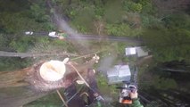 Couper des arbres suspendu à des dizaines de metre du sol : Bucherons de l'extreme